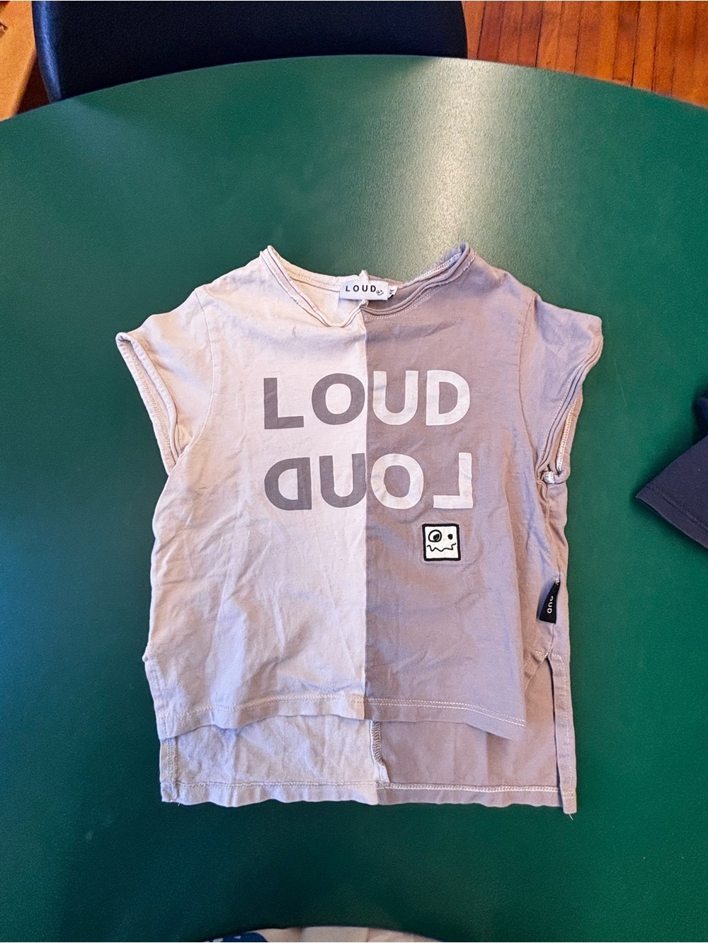 Loud Kids Two-Tone Beige Graphic Tee size 4